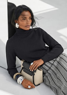 Figurnaher Feinstrickpullover thumbnail 1