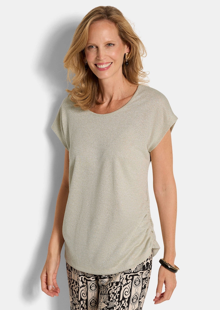 Top mit effektvollem Glanz