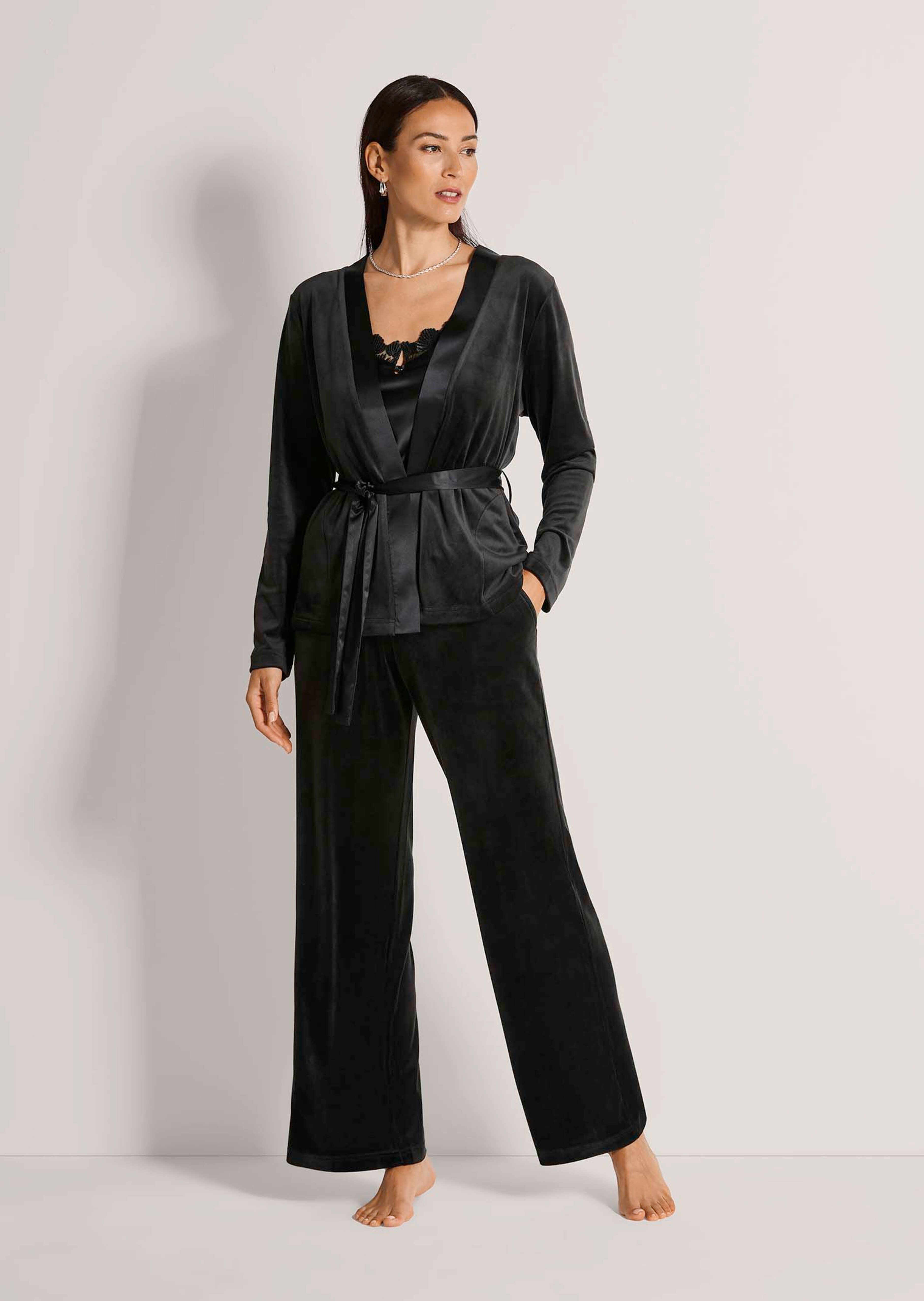 Elegantes Loungewear-Set aus Nicki, Satin und Spitze