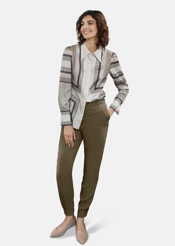 Schmale Hose mit modischem Saumbündchen 1