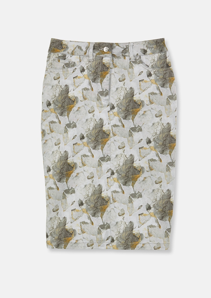 Slim pencil skirt with trendy print