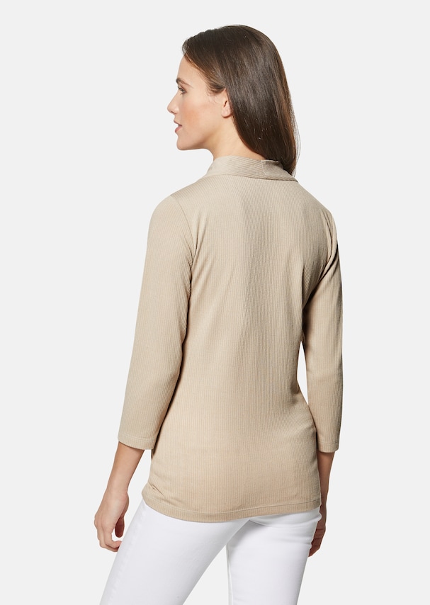 Shirt with 3/4-length sleeves and fashionable gathering 2