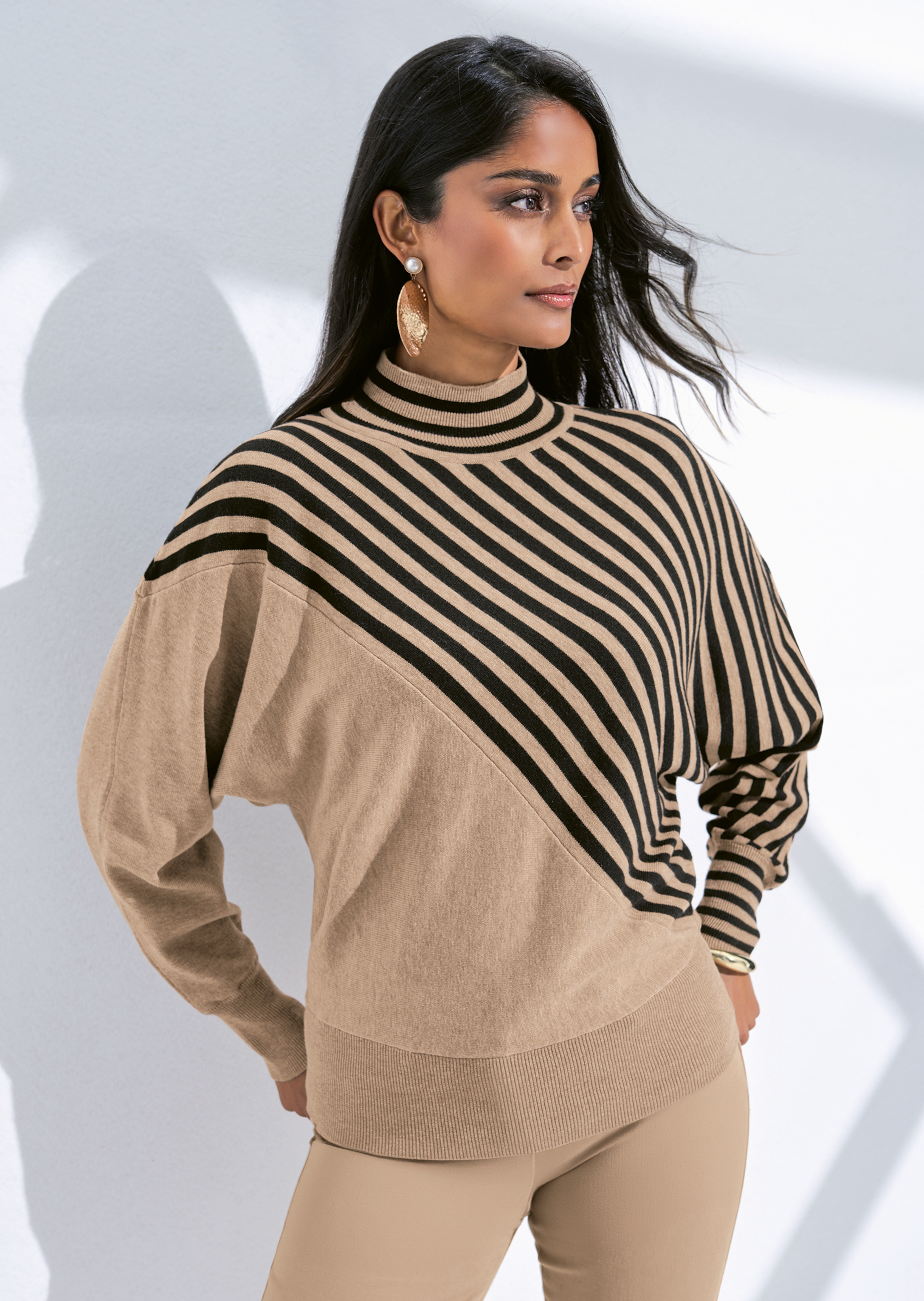 Stehkragen-Pullover im Kontrast-Look