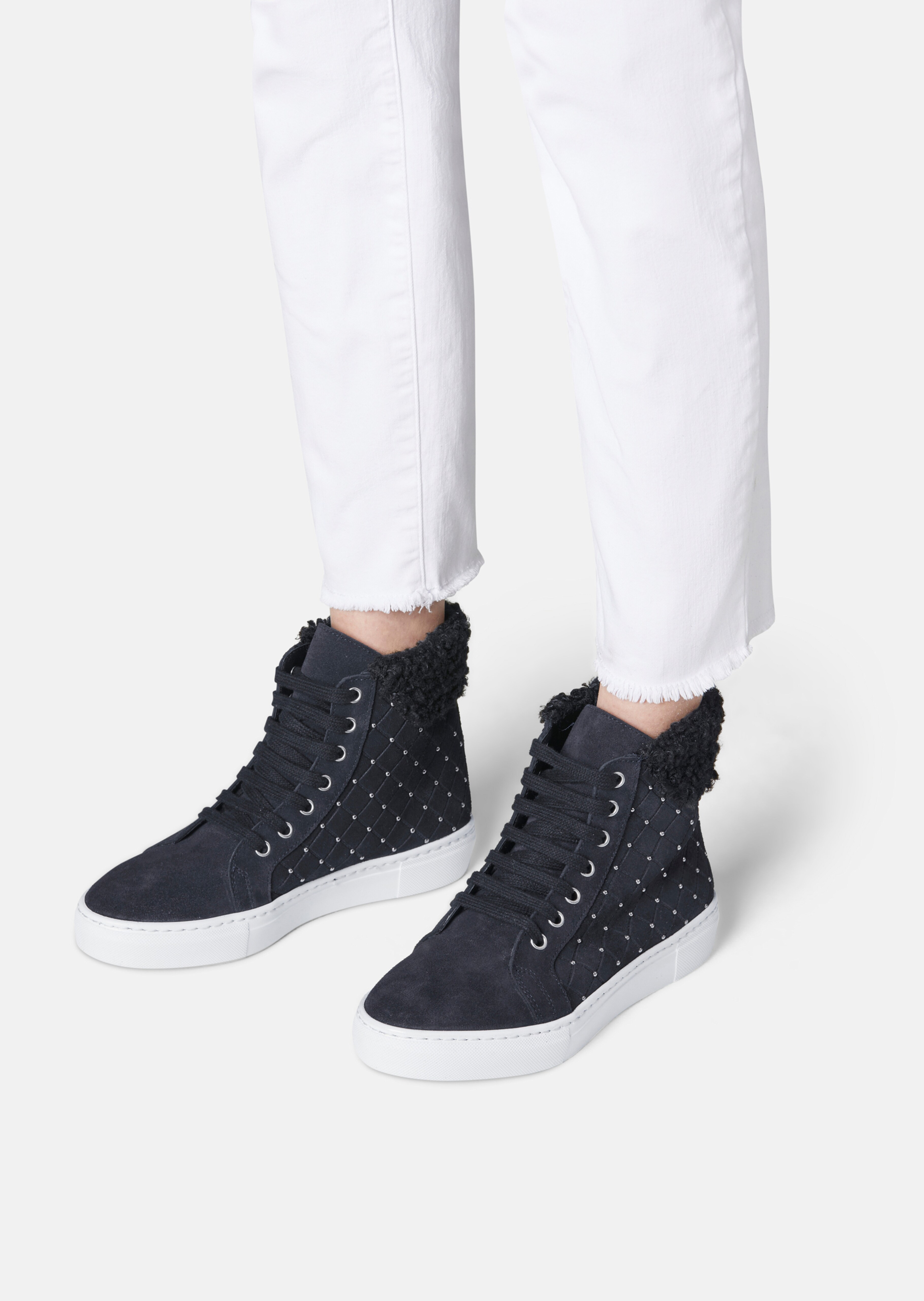 Wildlederboots mit Fell
