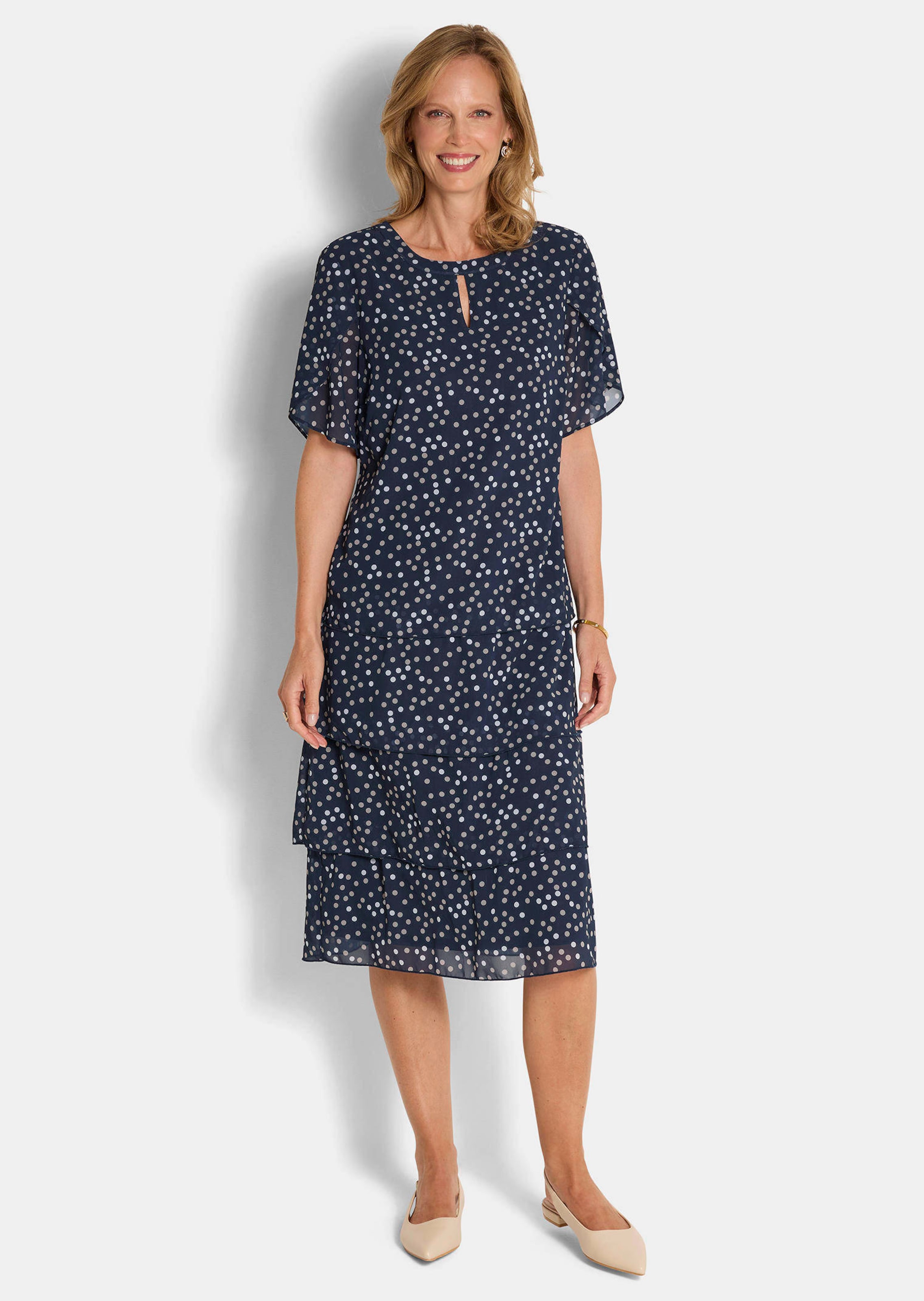Stufenkleid mit Tupfen