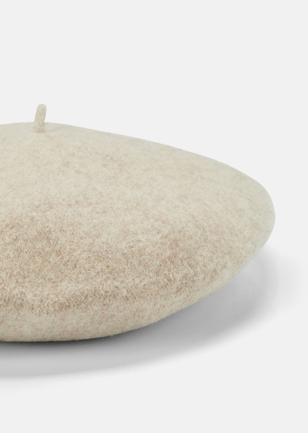 Beret in pure new wool