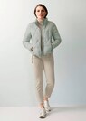 Kurze Daunensteppjacke mit Zierbändern thumbnail 7