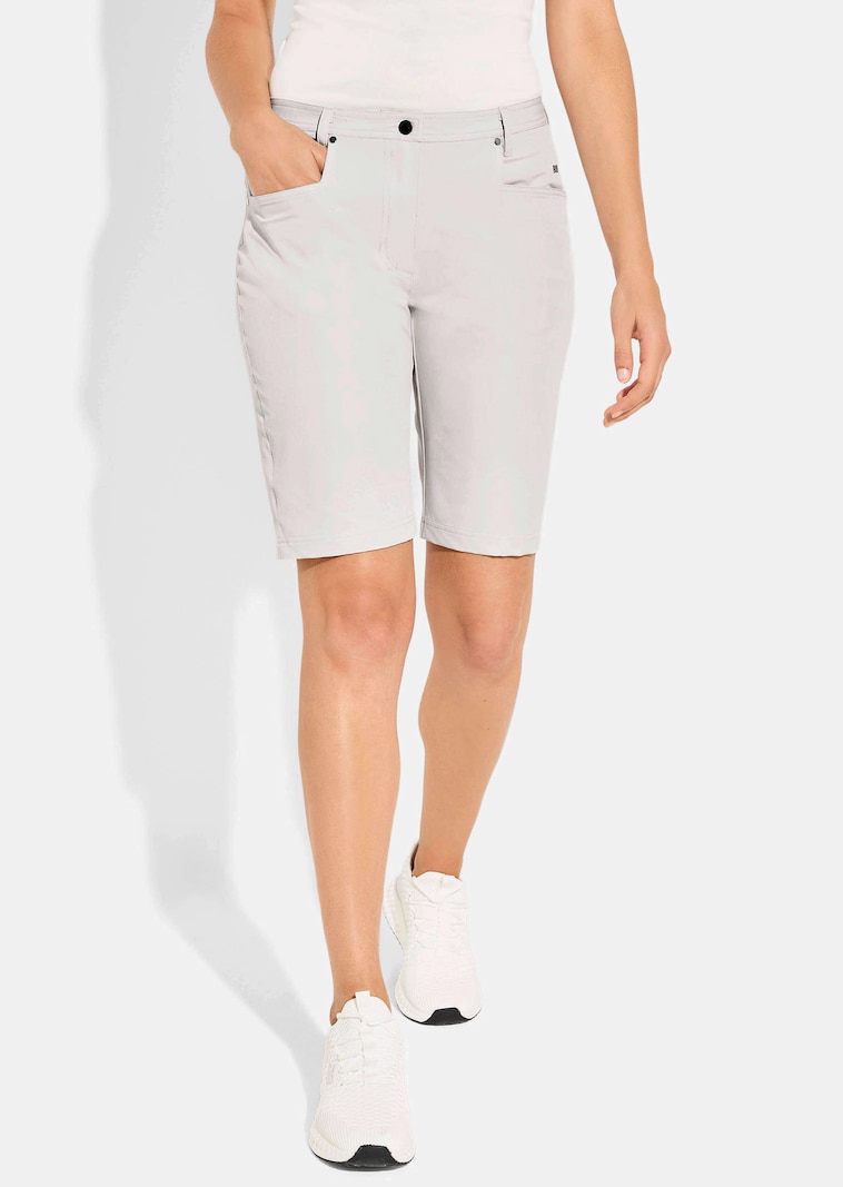 Bermuda aus Active-Stretch-Material