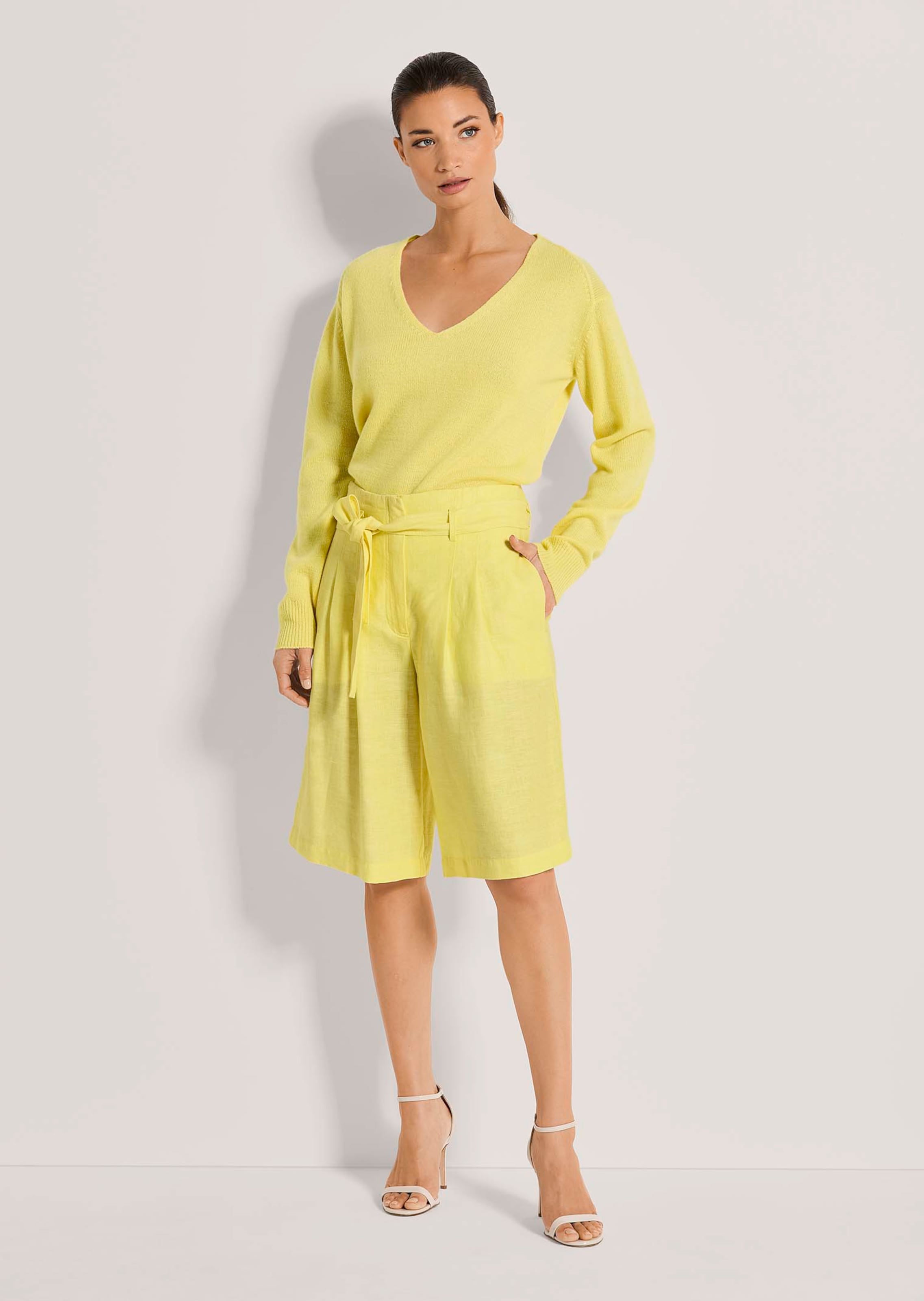 Highwaist-Bermudas aus Leinen