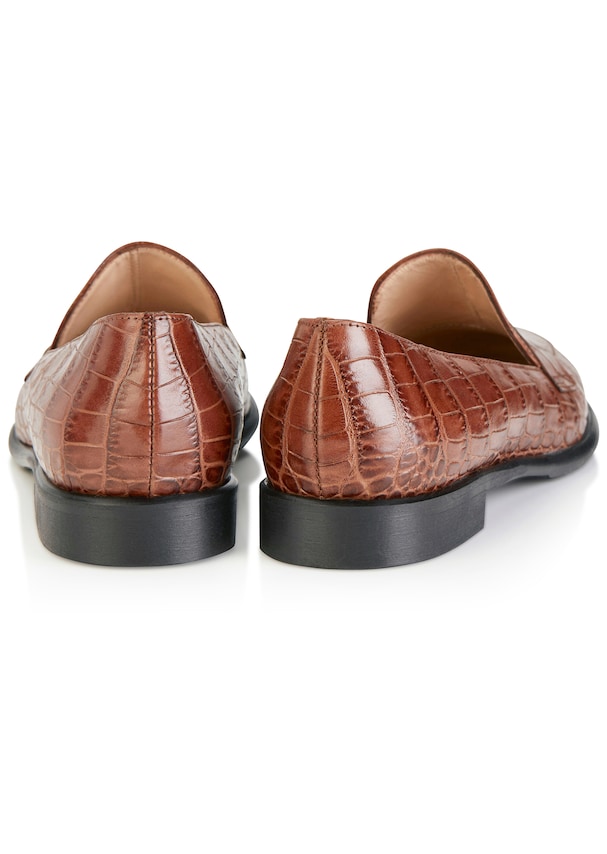 Leather moccasins with a reptile look 1