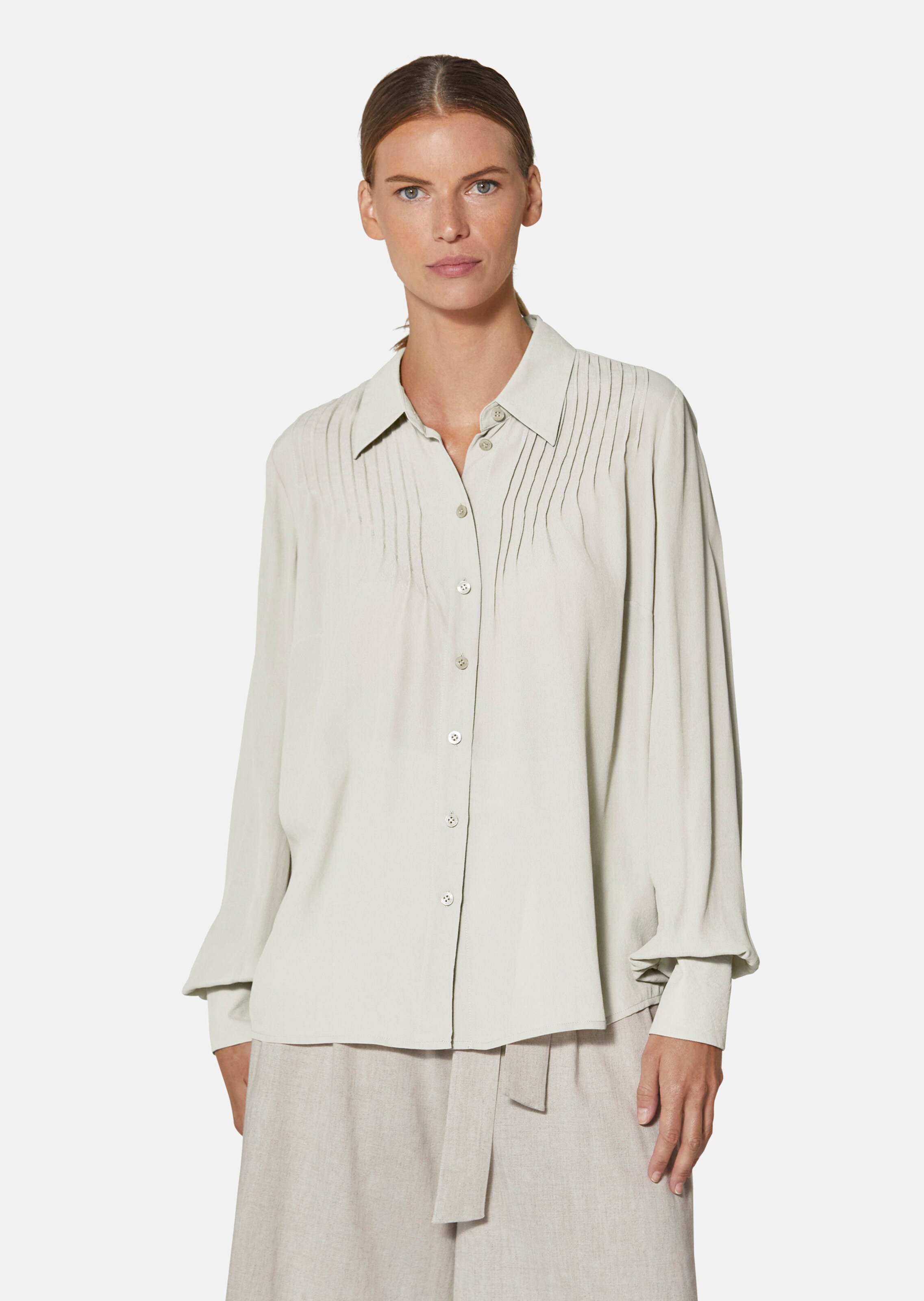 Seidenbluse mit Biesen