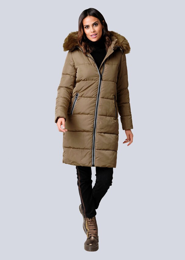 Mantel allover in sportiver Steppung 2