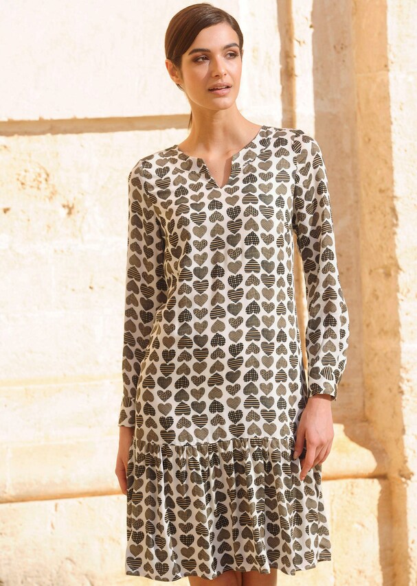Kleid mit Herzendessin 4
