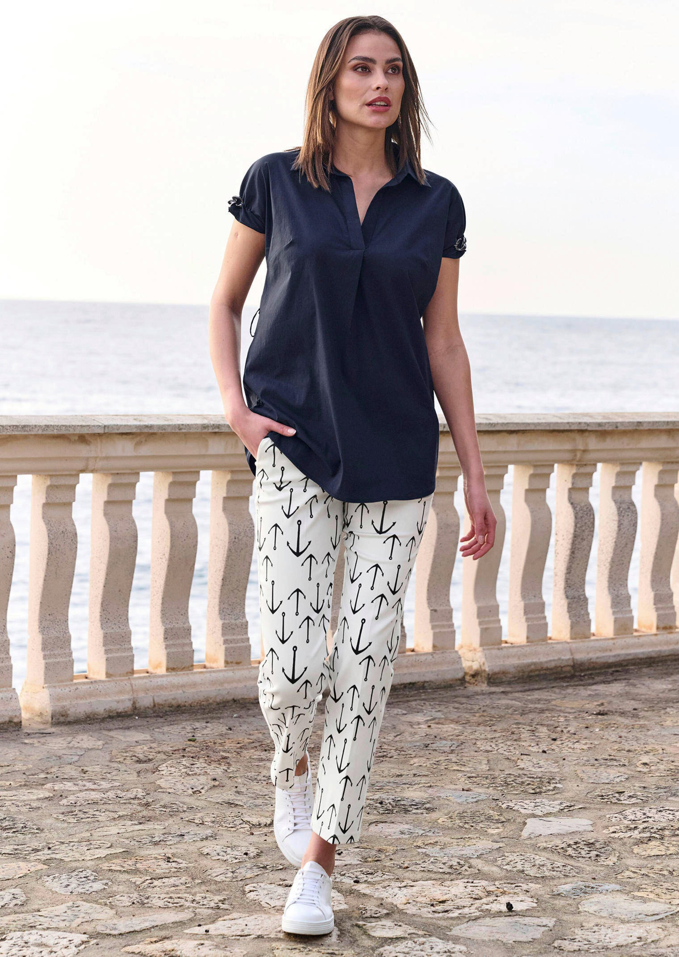 Longbluse mit Kettendetails am Arm