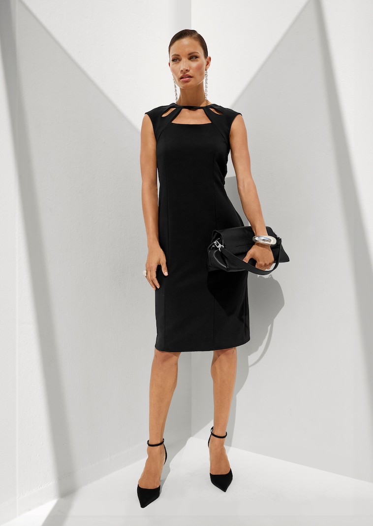 Ärmelloses Etui-Kleid mit Cut-Outs