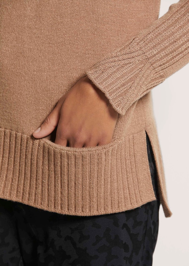 Rollkragen-Pullover mit Tasche 4