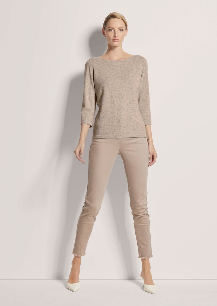 Kaschmirpullover mit U-Boot-Ausschnitt