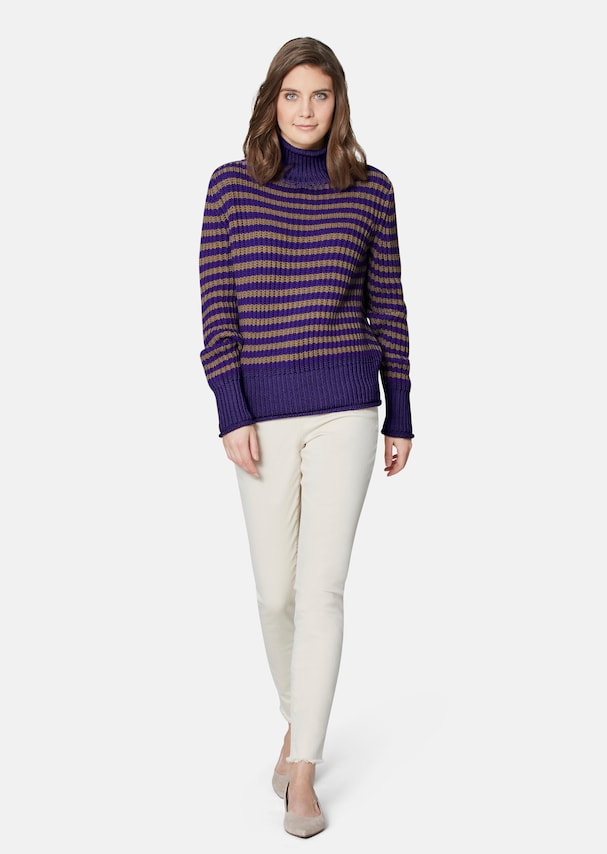 Soft virgin wool jumper with stylish stripes 1