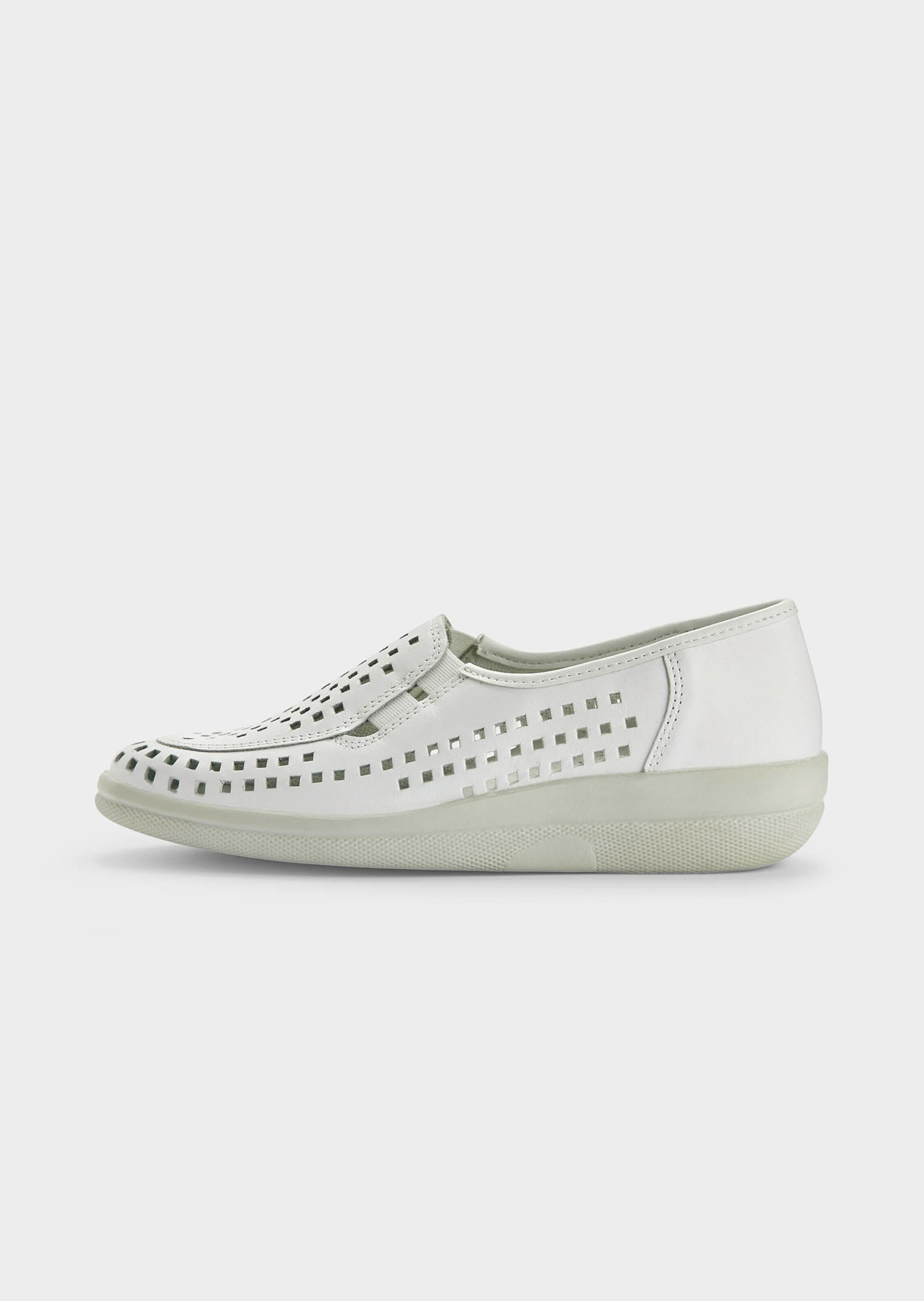 Slipper mit sommerlicher Lochung