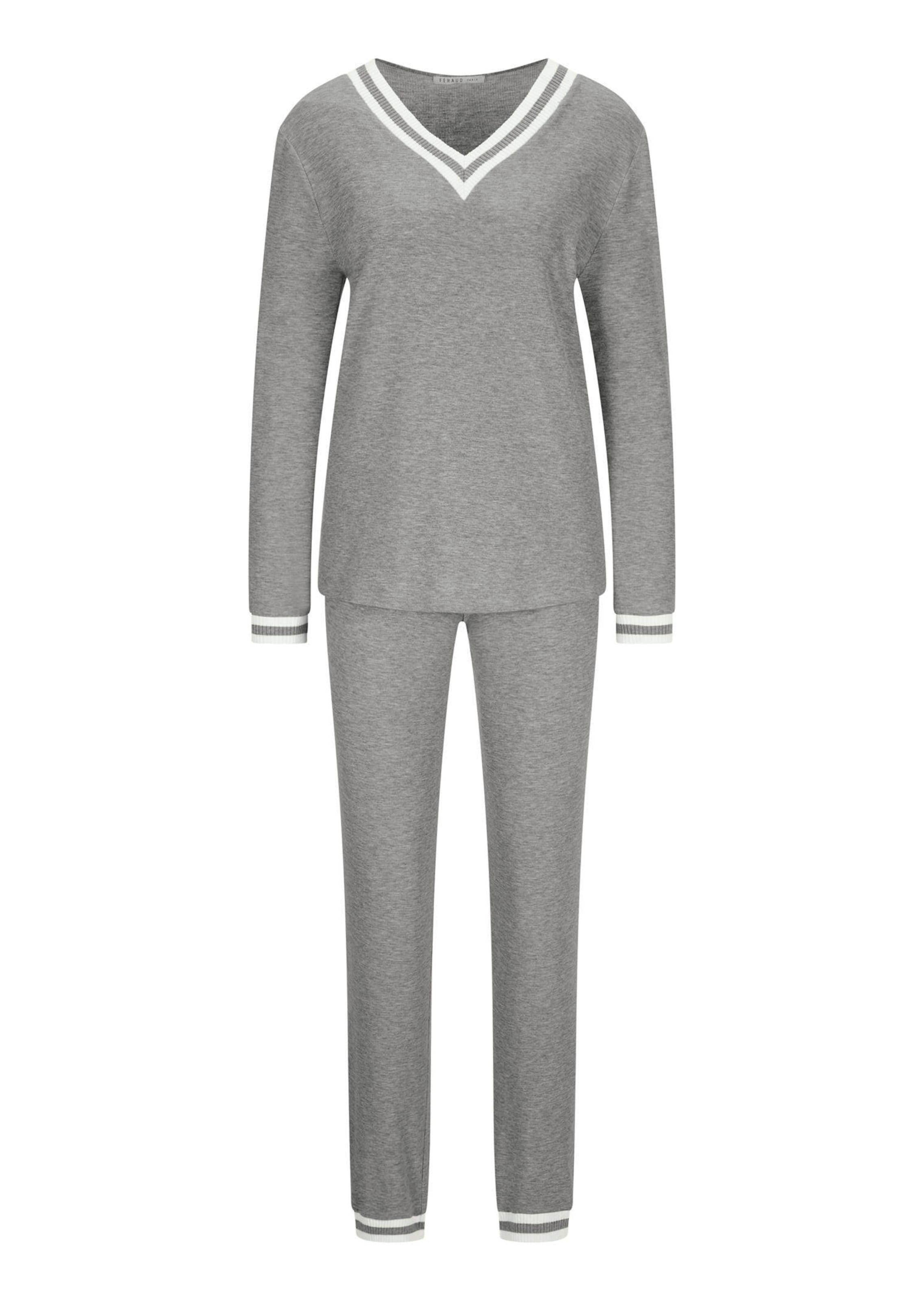 Pyjama mit grossem V-Ausschnitt