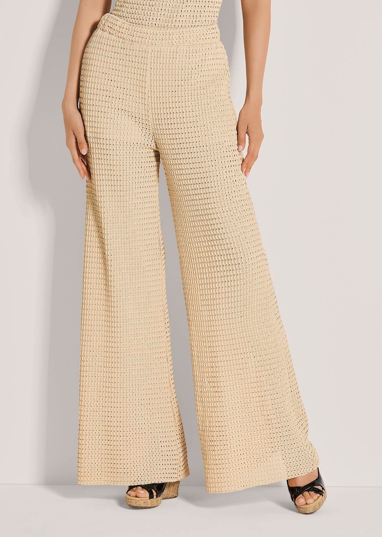 Weite Hose im Ajour-Look