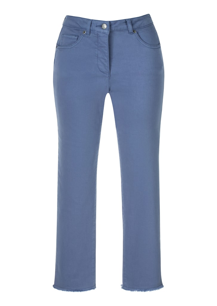 Cropped slimline jeans with a fringed hem