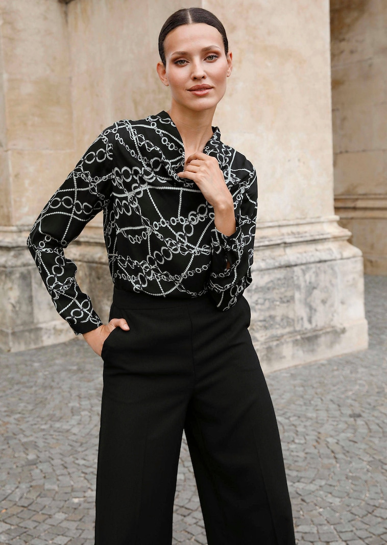 Bluse mit Wasserfallkragen