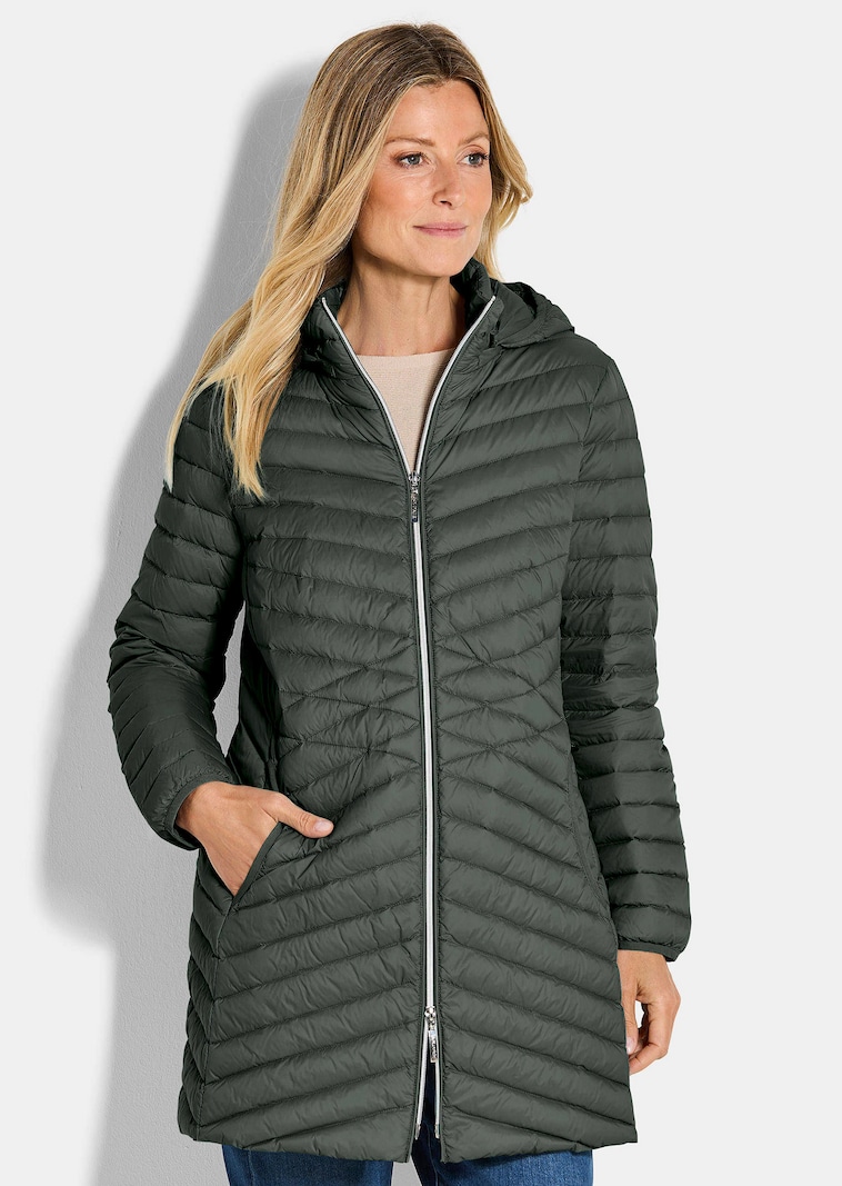 Daunenmantel mit femininer Steppung