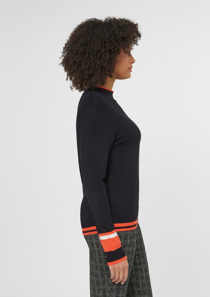 Feinstrick-Pullover mit Streifen 3