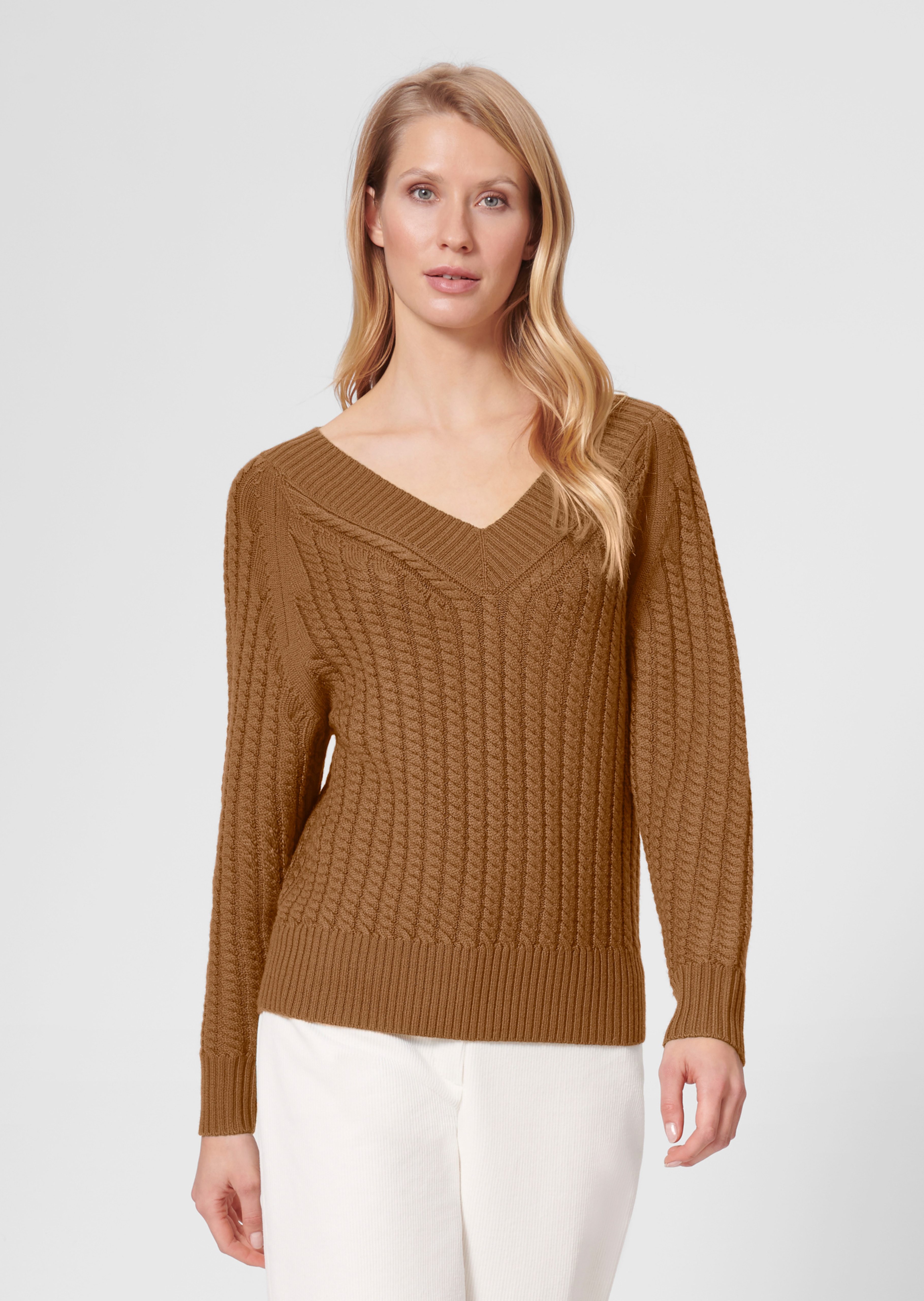 Zopfstrickpullover mit V-Ausschnitt