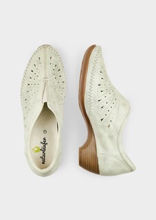 Pumps aus perforiertem Leder thumbnail 2