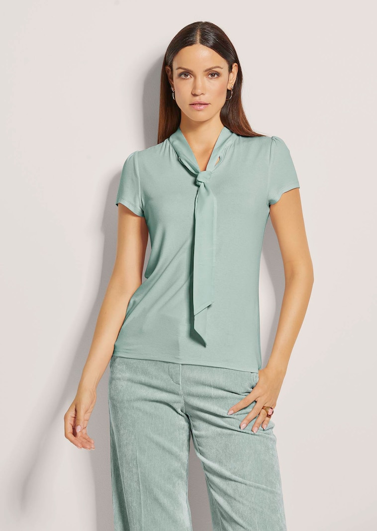 Edel-Shirt mit Schluppe