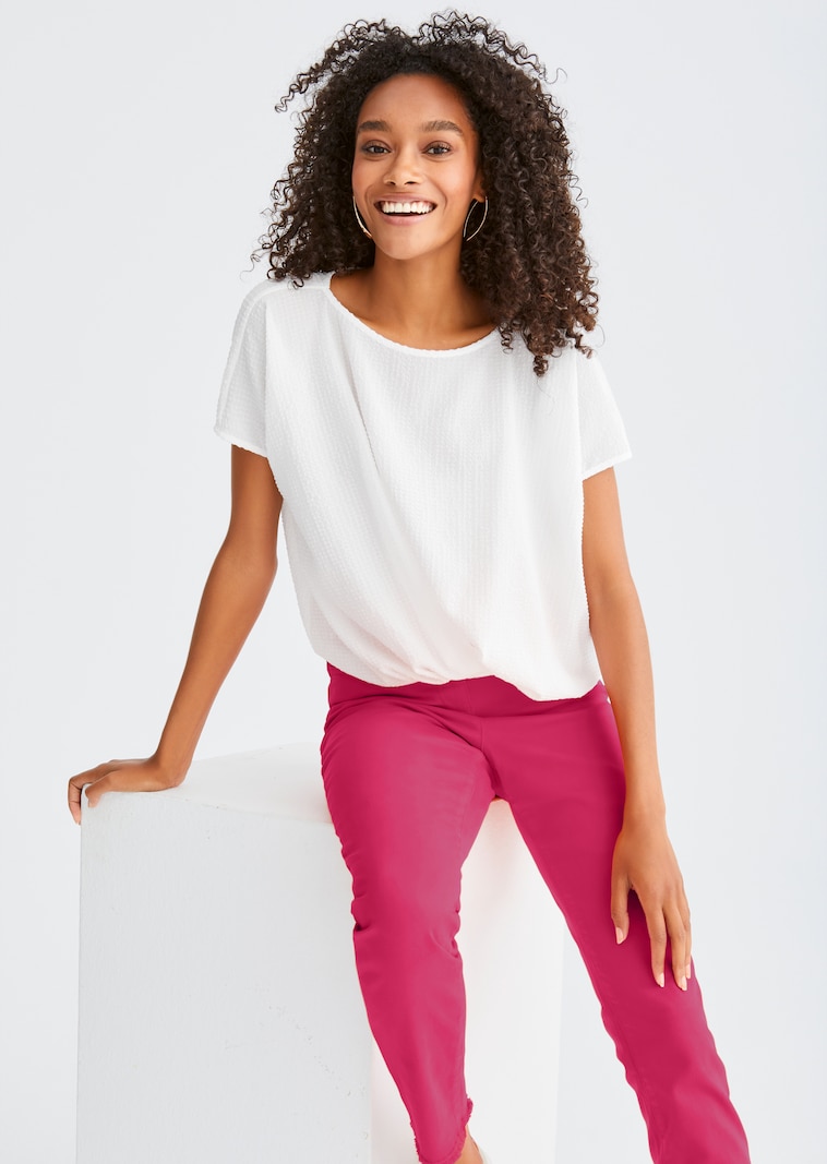 Jeans mit feinem Fransensaum