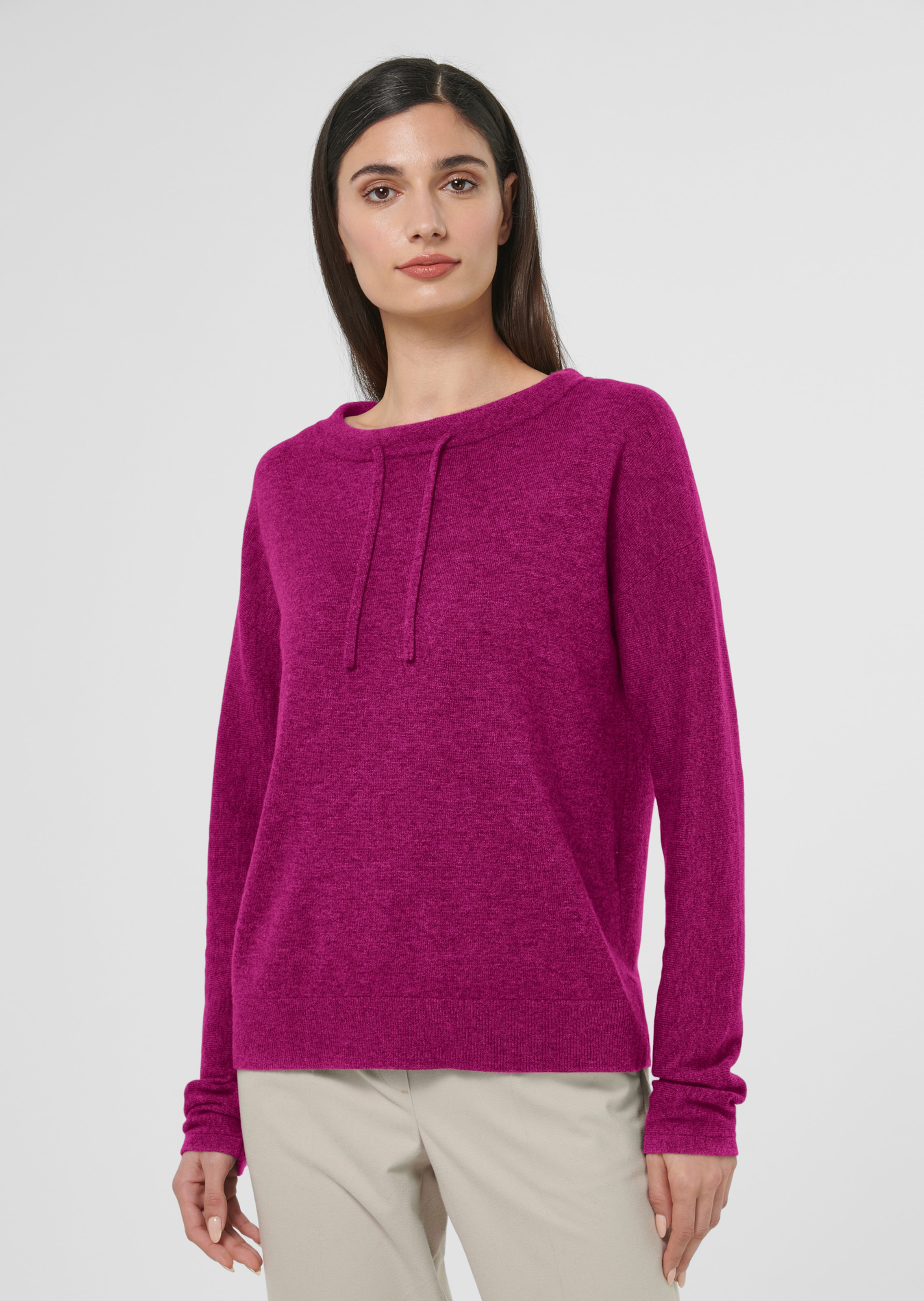 Round neck jumper with drawstring