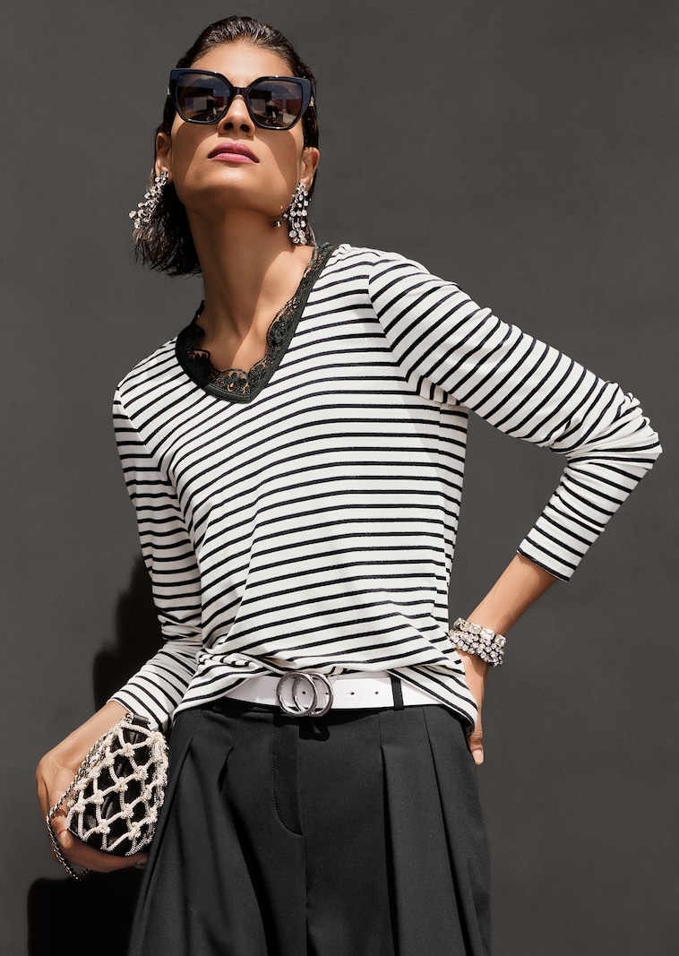 Ringelshirt mit Spitzen-Akzent