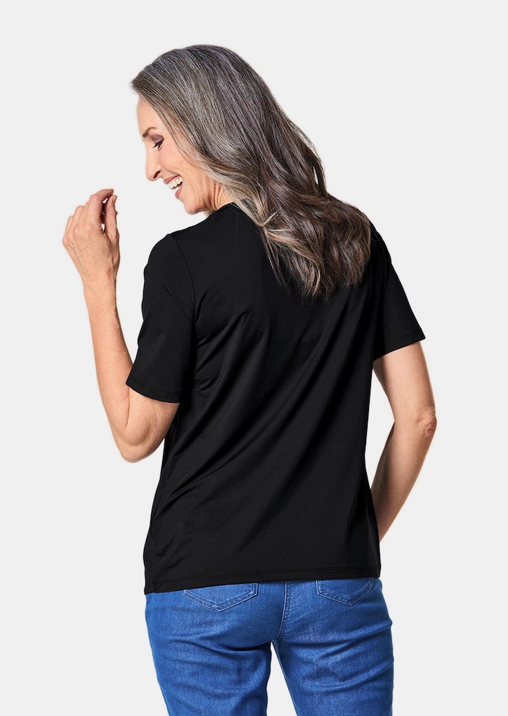 Gepflegtes Shirt in formstabiler Ware