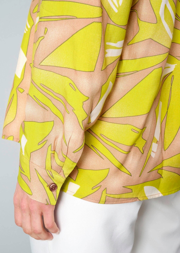 Druckbluse in grafischem Dessin 4