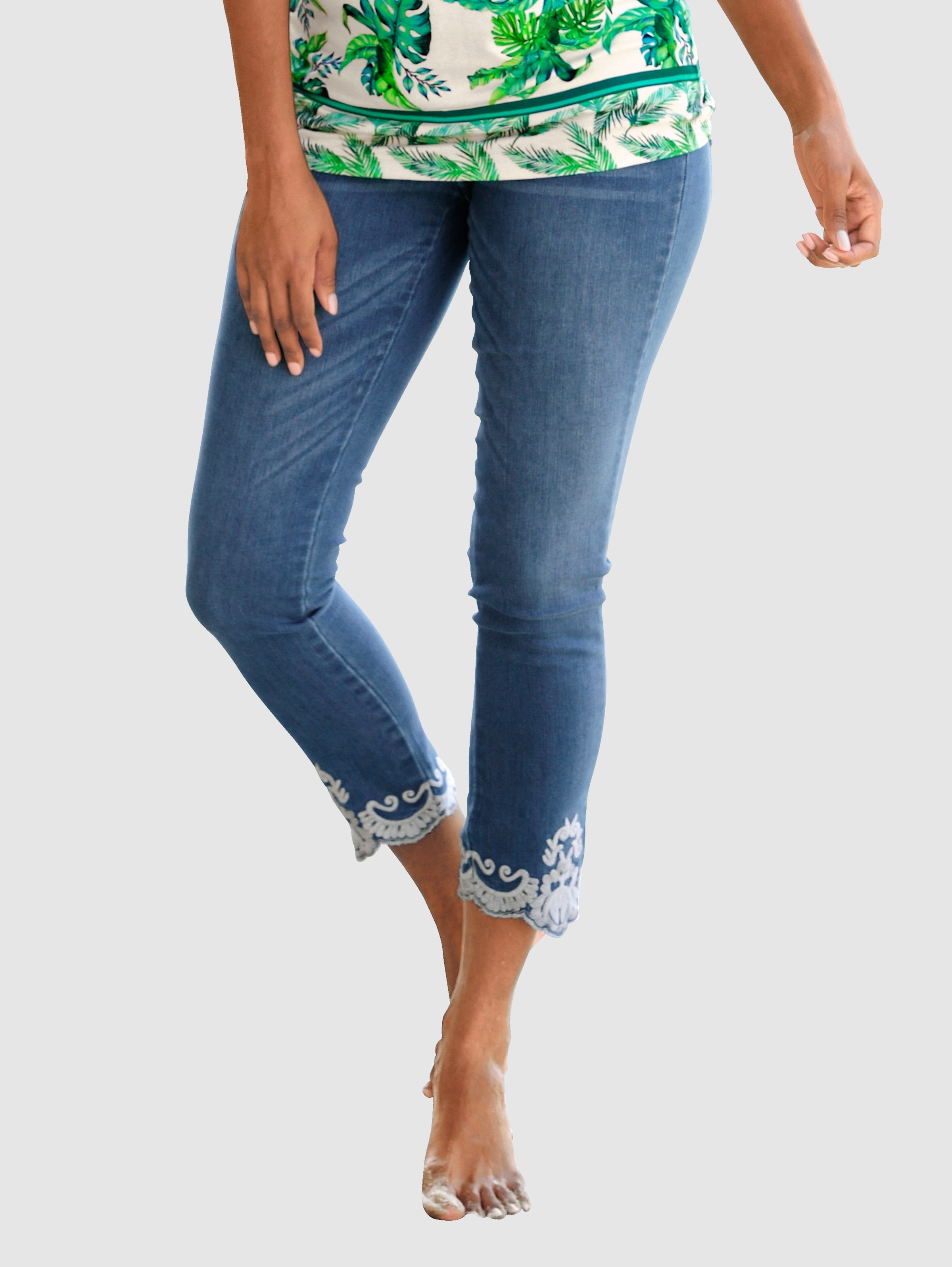 Jeans mit OrnamentStückerei 1