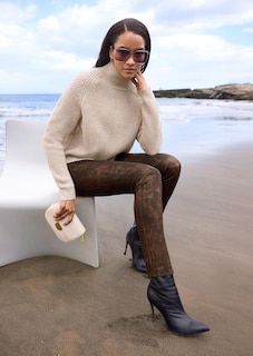 Schmale Hose mit zart glänzendem Animal-Print thumbnail 7