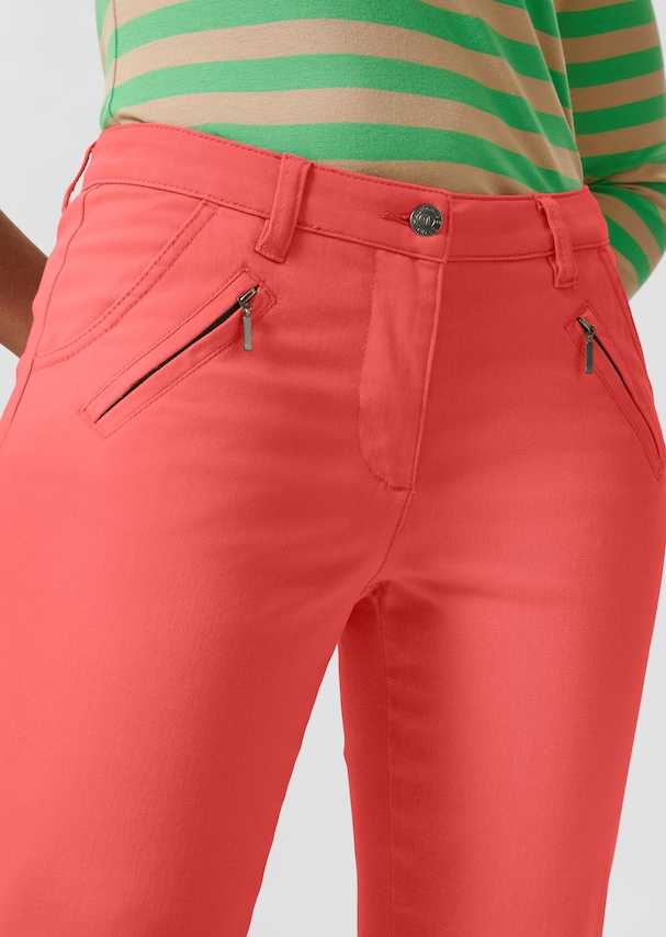 Cropped trousers in a casual chino style 4