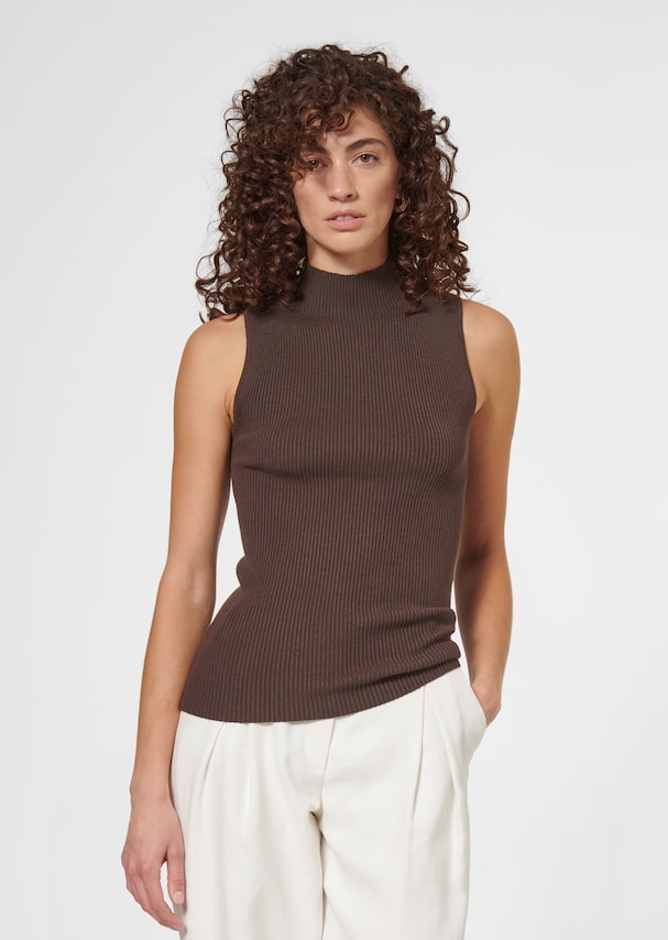 Sleeveless rib knit jumper with stand-up collar