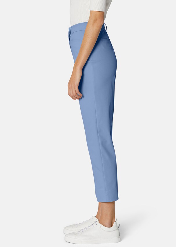Slim-fit 7/8 high-waist trousers in innovative techno stretch 3