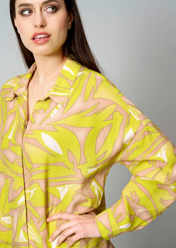 Druckbluse in grafischem Dessin 5