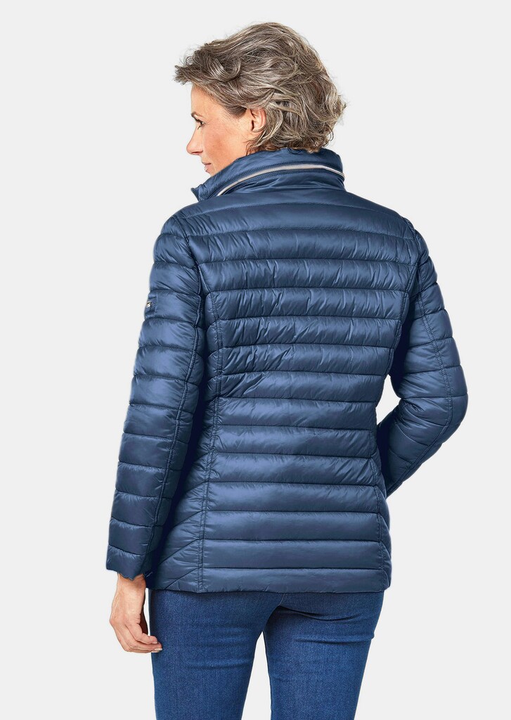 Steppjacke in figurschmeichelnder Optik