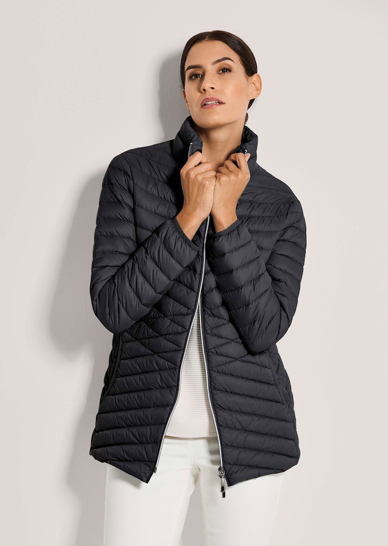 Daunenjacke mit Stehkragen