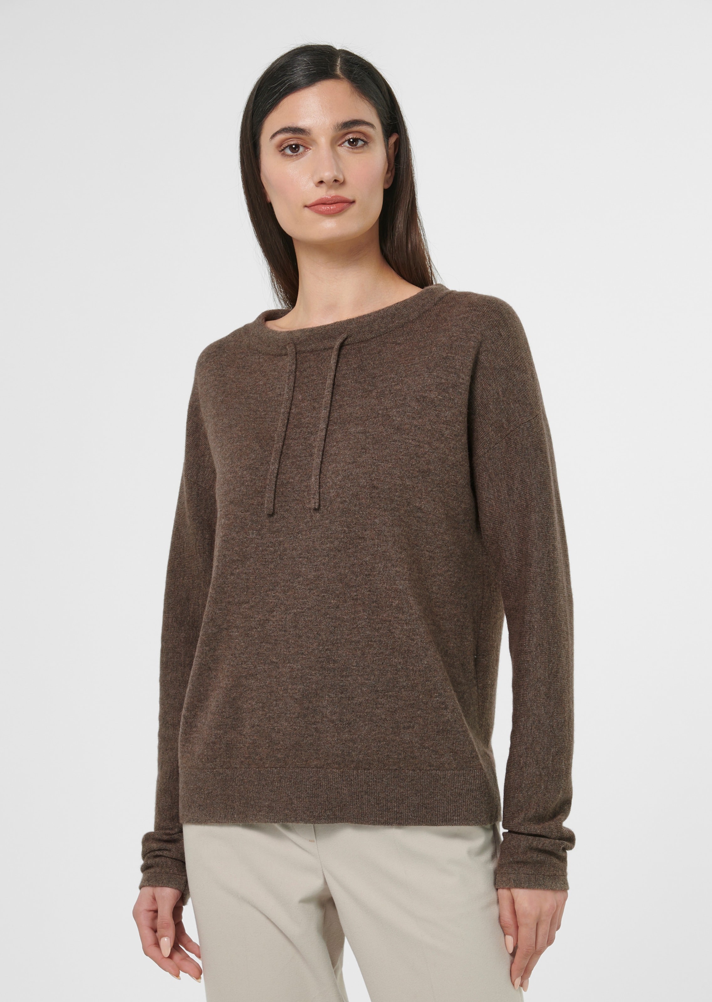 Pull a large encolure arrondie avec passant tunnel sur taupe fonce melange MADELEINE Vetement