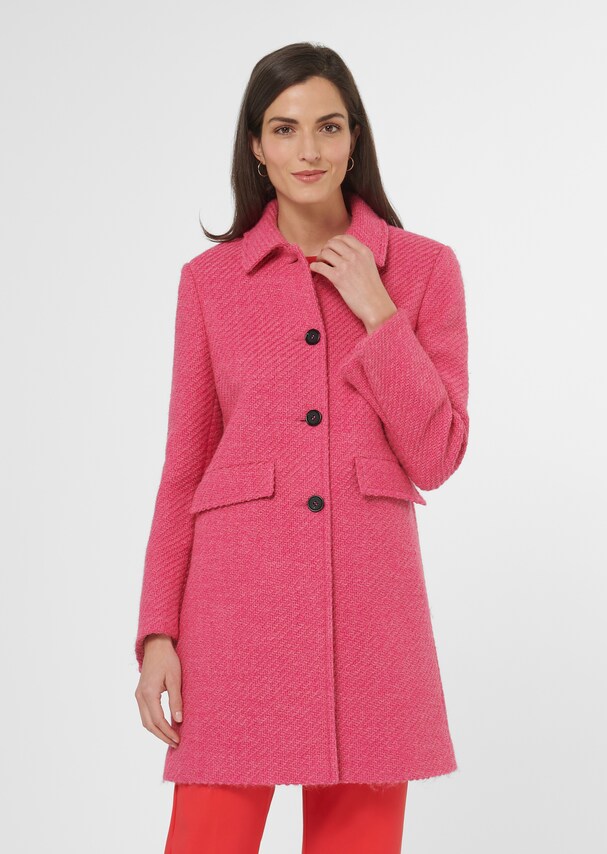 Short coat in textured fabric