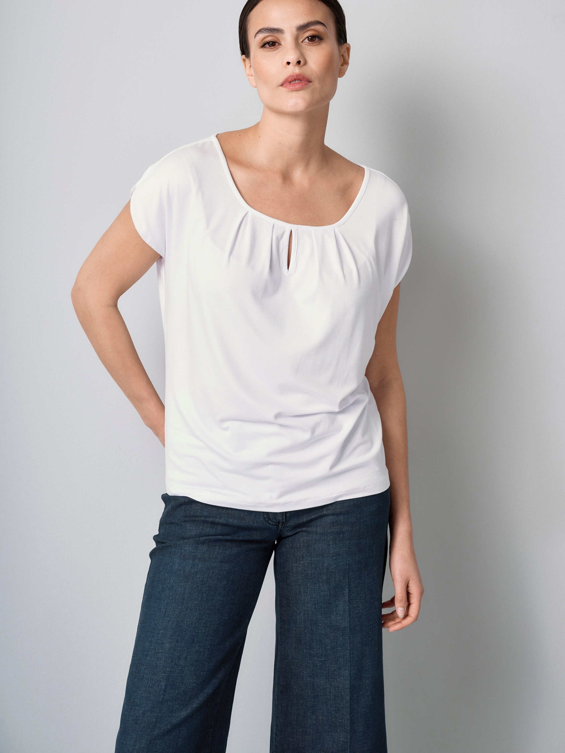 Shirt mit Cut Out im Vorderteil