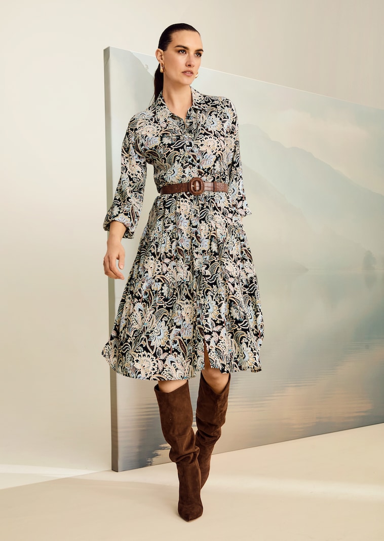 Hemdblusenkleid mit schwungvollem Rock