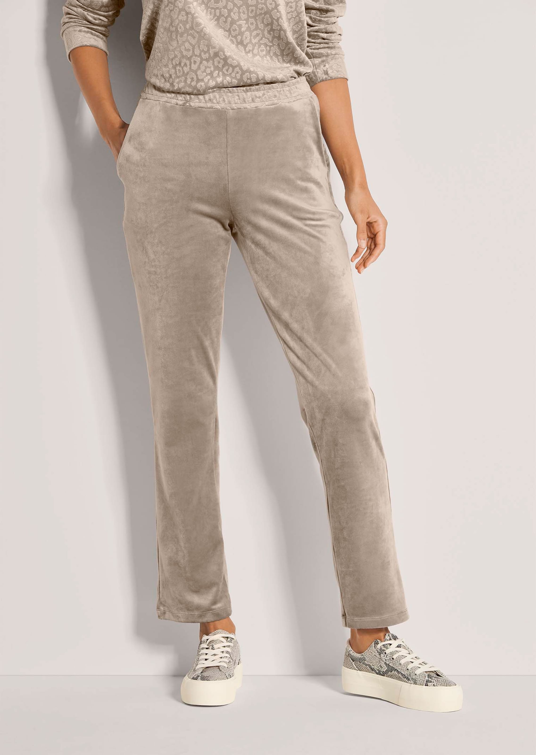 Leisure trousers